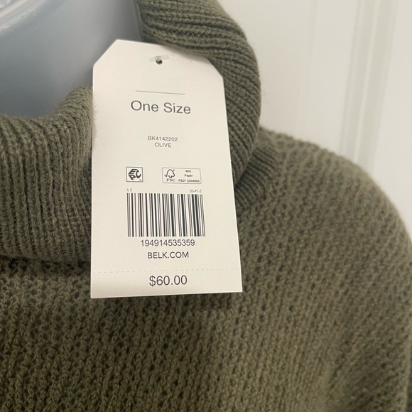 NWT Women’s Wonderly Army Green Turtleneck Poncho Sweater - Picture 3 of 4